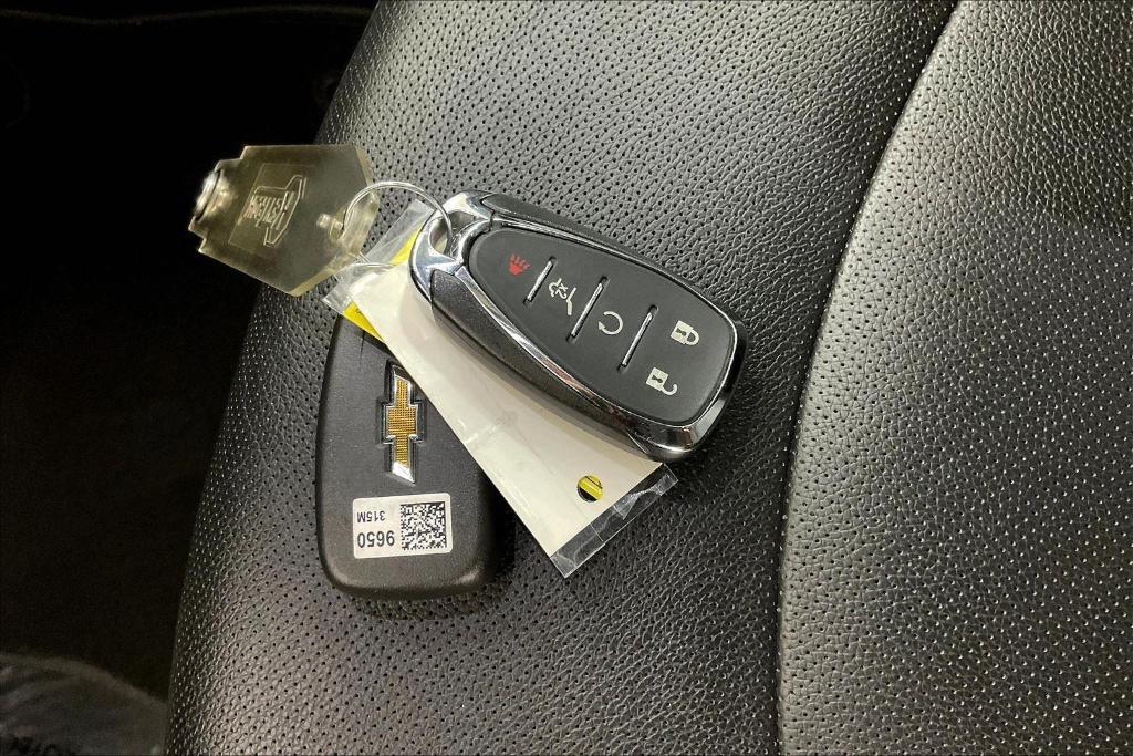 used 2021 Chevrolet Equinox car, priced at $22,900
