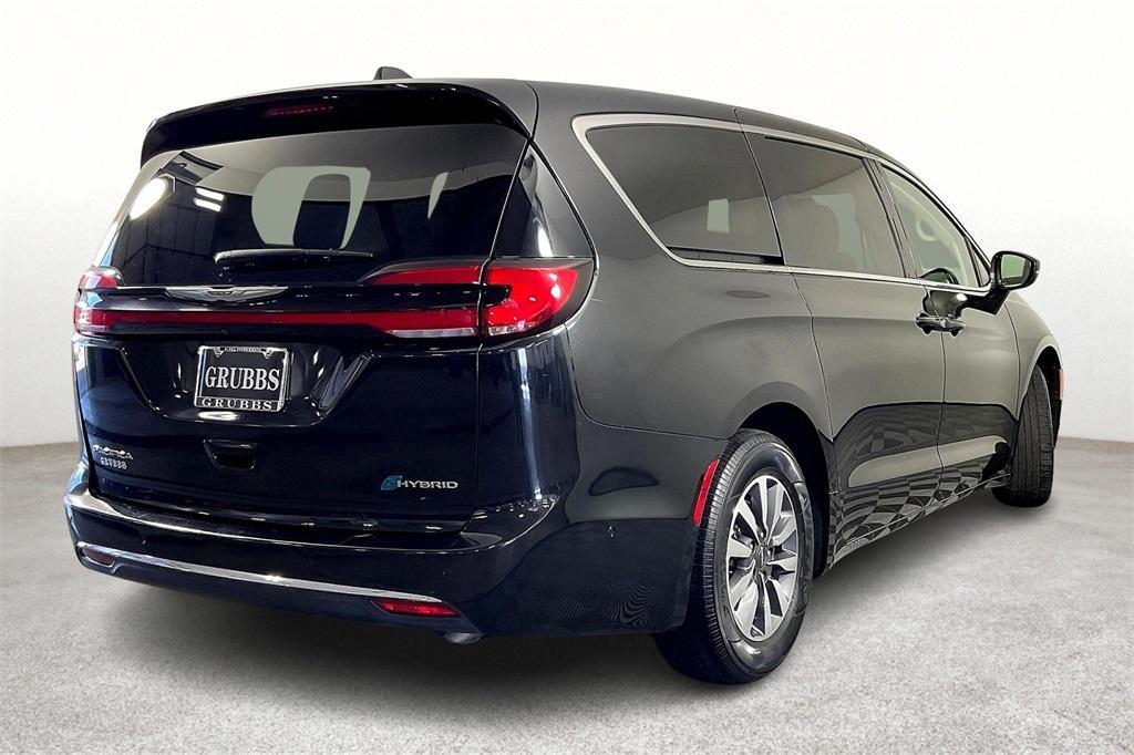 used 2022 Chrysler Pacifica Hybrid car, priced at $25,167