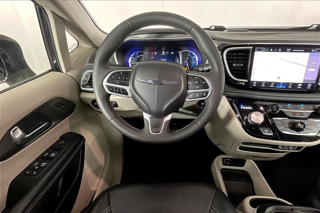 used 2022 Chrysler Pacifica Hybrid car, priced at $25,167