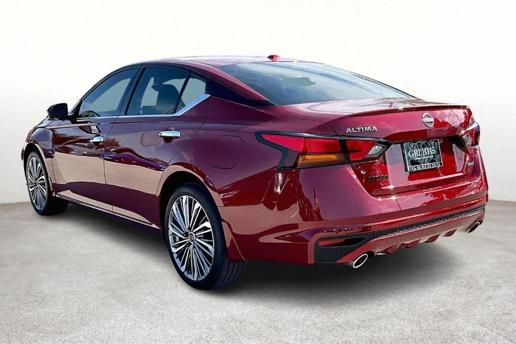 new 2025 Nissan Altima car, priced at $35,601