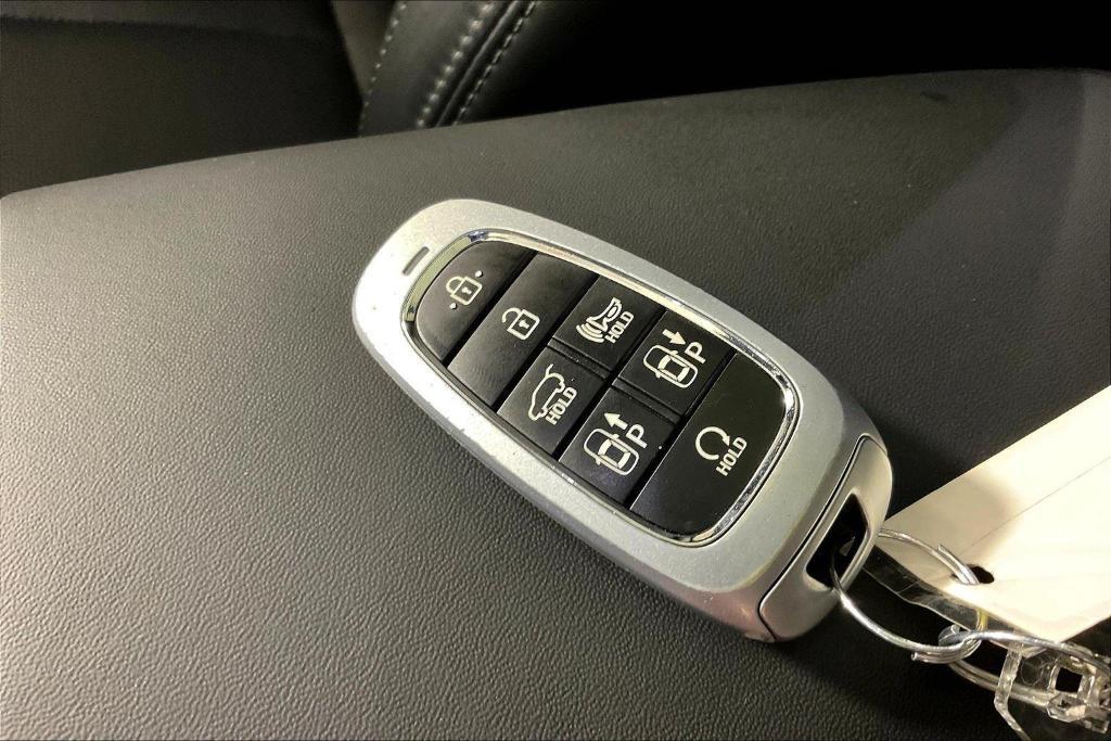 used 2022 Hyundai Santa Fe car, priced at $27,677