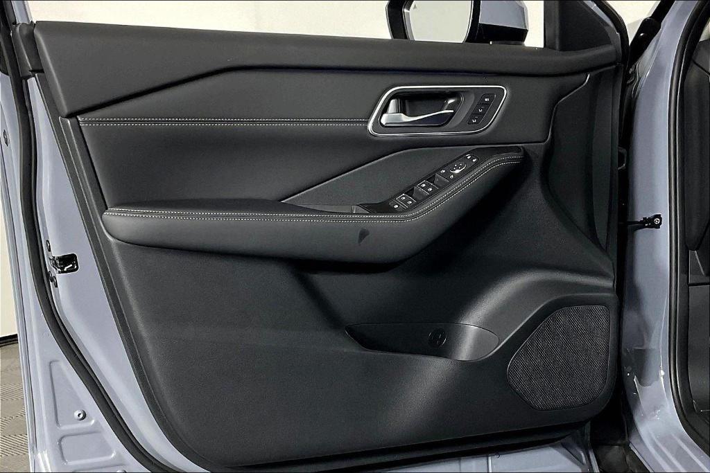 new 2025 Nissan Rogue car, priced at $39,267