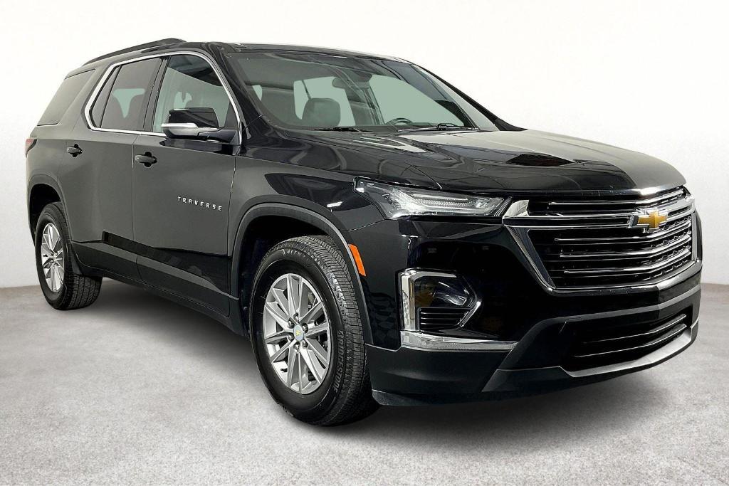 used 2022 Chevrolet Traverse car, priced at $26,800