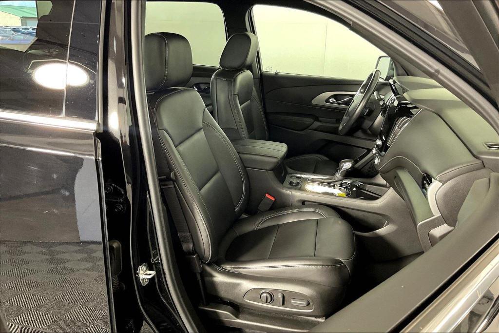 used 2022 Chevrolet Traverse car, priced at $26,800