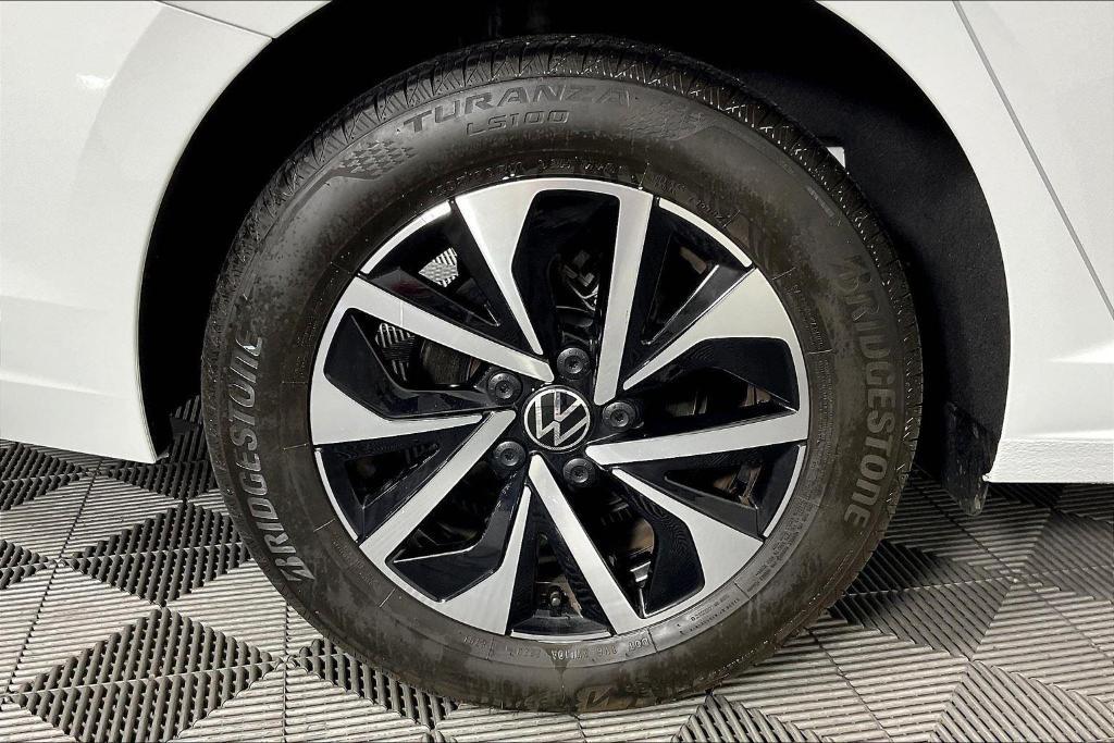 used 2024 Volkswagen Jetta car, priced at $21,925