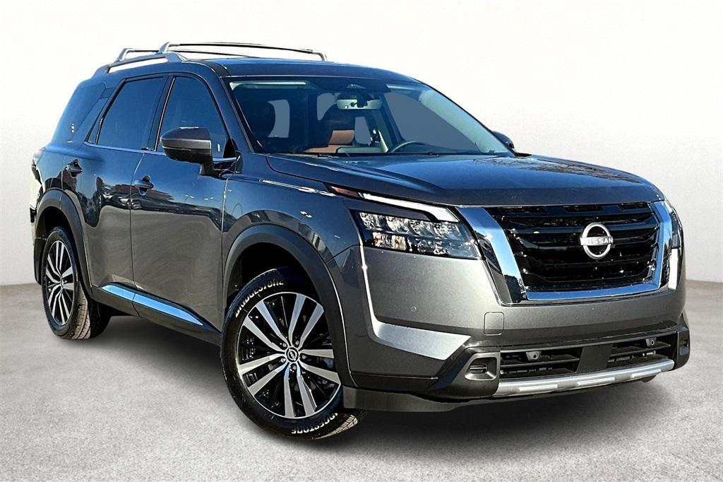 new 2025 Nissan Pathfinder car, priced at $50,009