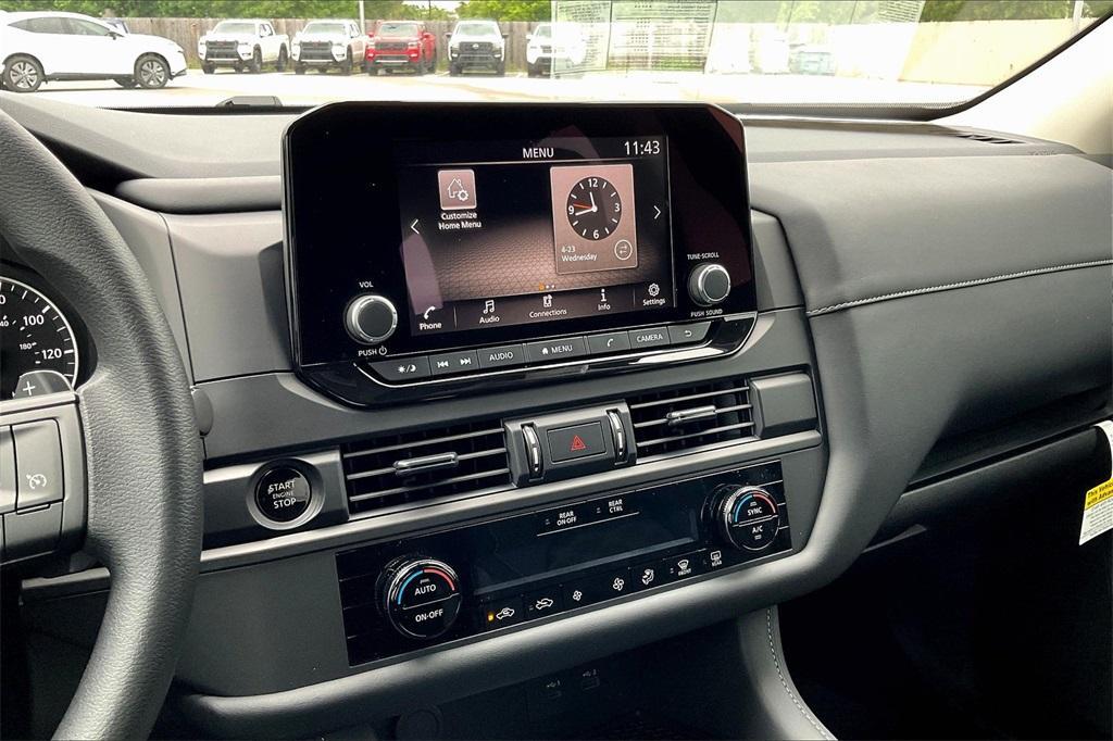 new 2025 Nissan Pathfinder car, priced at $40,450