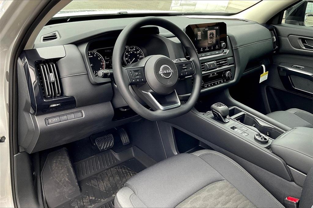 new 2025 Nissan Pathfinder car, priced at $40,450