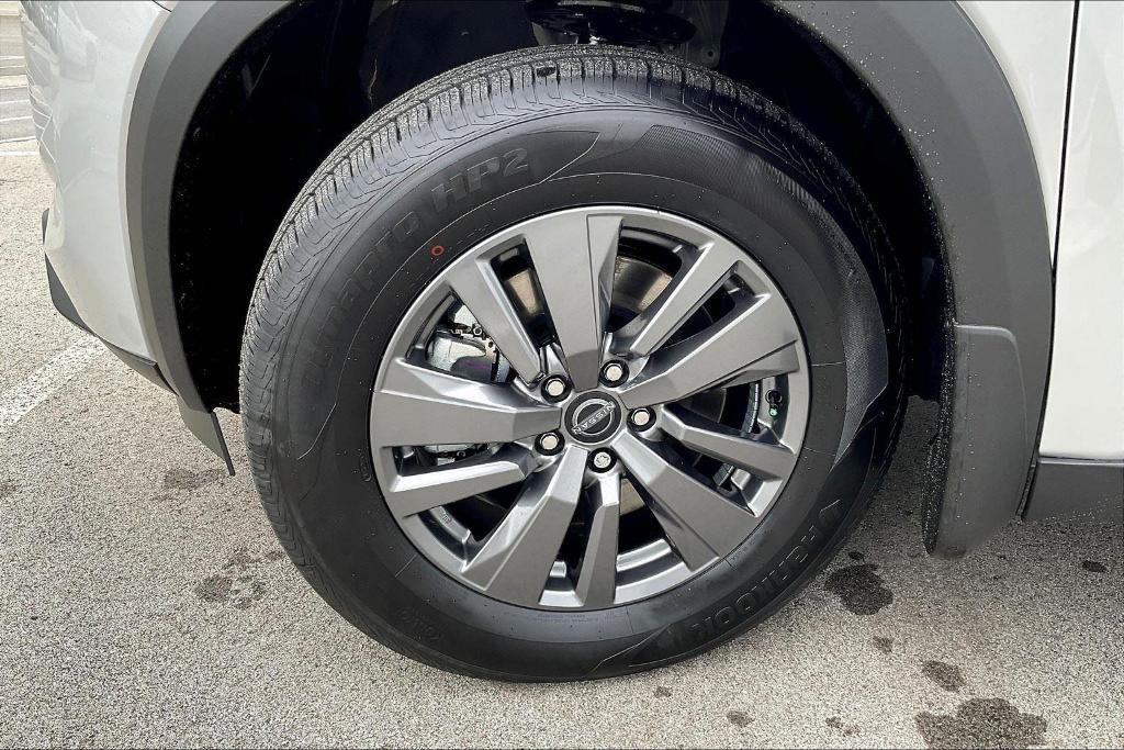 new 2025 Nissan Pathfinder car, priced at $40,450