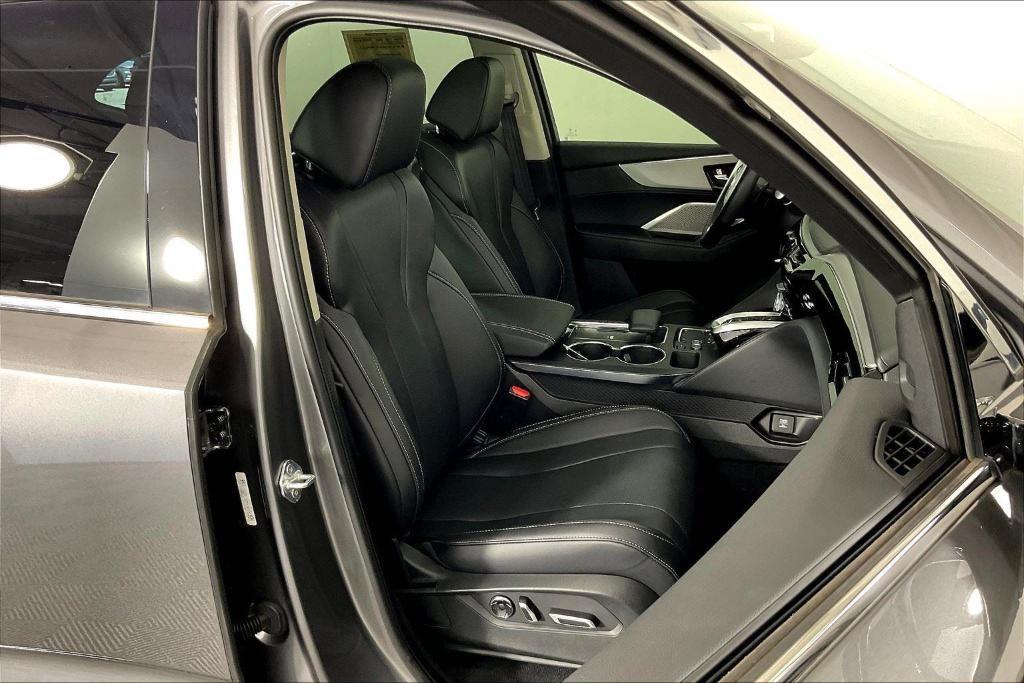 used 2024 Acura MDX car, priced at $47,677