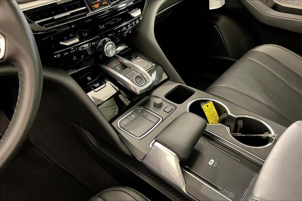 used 2024 Acura MDX car, priced at $47,677