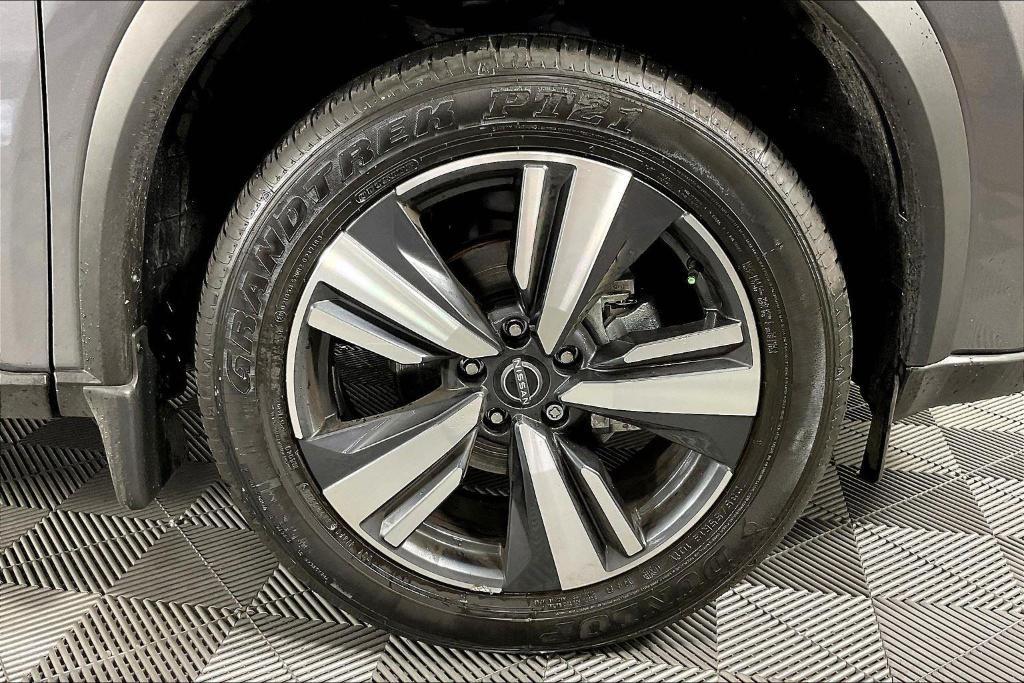 used 2025 Nissan Rogue car, priced at $34,277