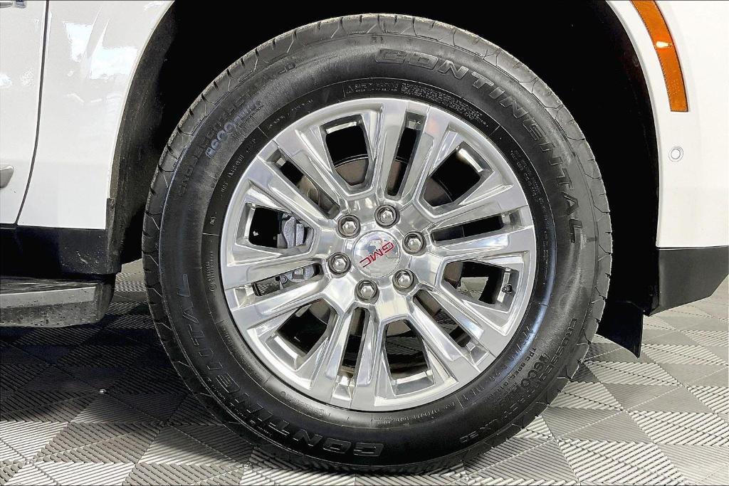used 2025 GMC Yukon car, priced at $79,877