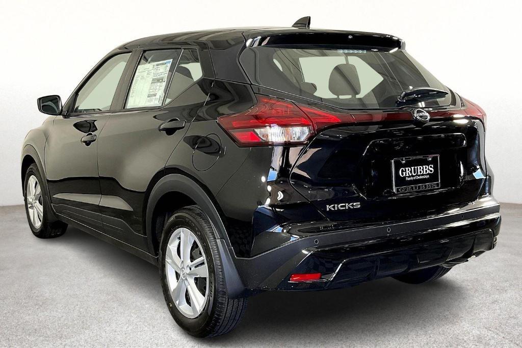 new 2025 Nissan Kicks Play car, priced at $23,590