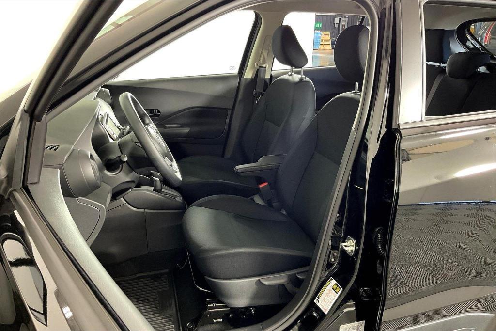 new 2025 Nissan Kicks Play car, priced at $23,590
