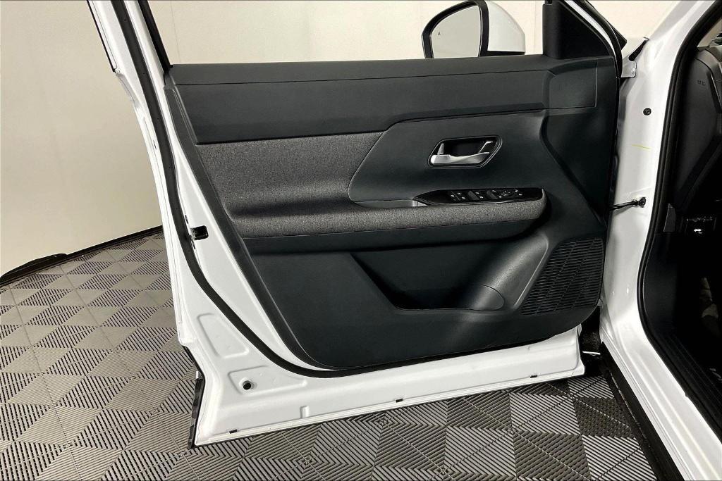 new 2025 Nissan Kicks car, priced at $26,405