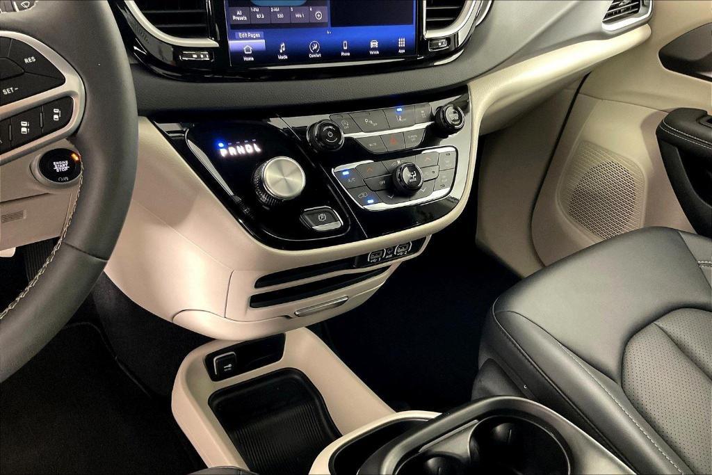 used 2024 Chrysler Pacifica car, priced at $34,735