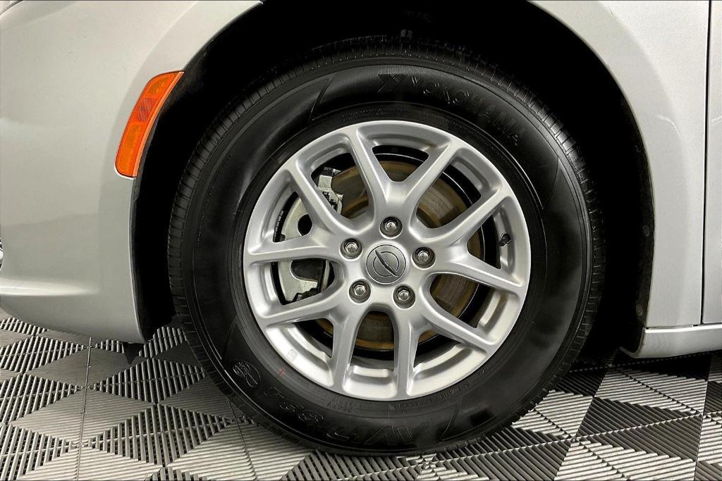 used 2024 Chrysler Pacifica car, priced at $34,735