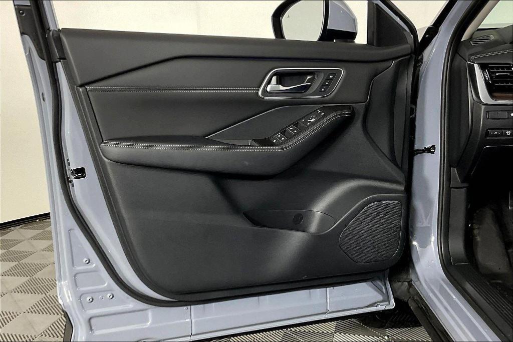 new 2025 Nissan Rogue car, priced at $39,267