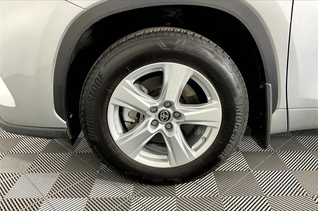 used 2024 Toyota Highlander car, priced at $40,106