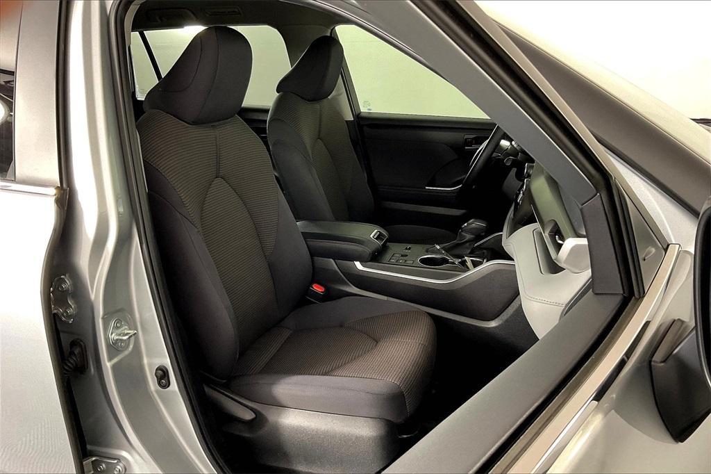 used 2024 Toyota Highlander car, priced at $40,106