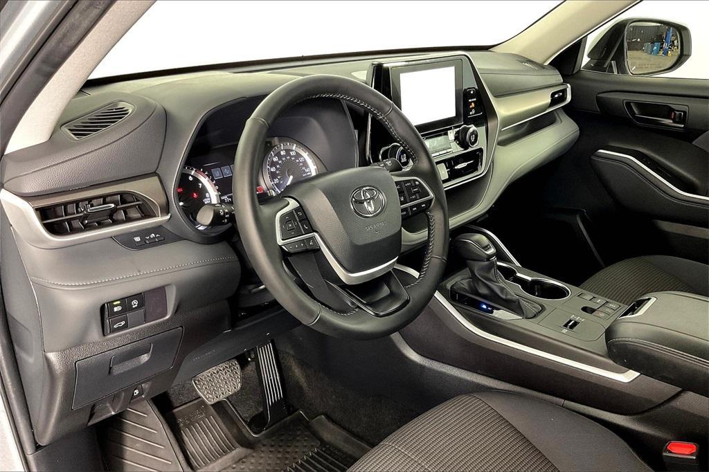 used 2024 Toyota Highlander car, priced at $40,106