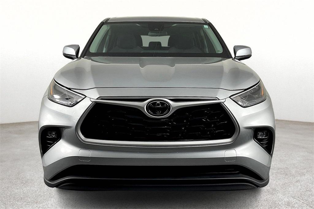 used 2024 Toyota Highlander car, priced at $40,106