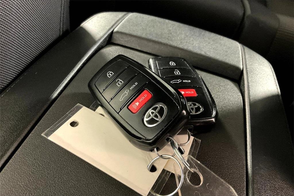 used 2024 Toyota Highlander car, priced at $40,106