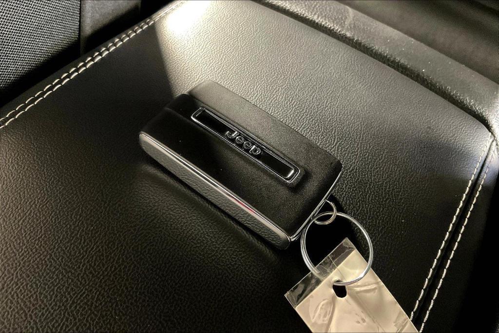 used 2024 Jeep Grand Cherokee car, priced at $40,808