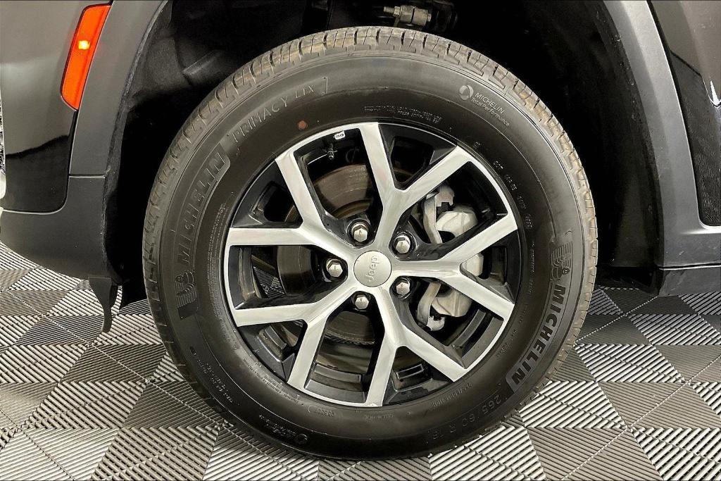used 2024 Jeep Grand Cherokee car, priced at $40,808