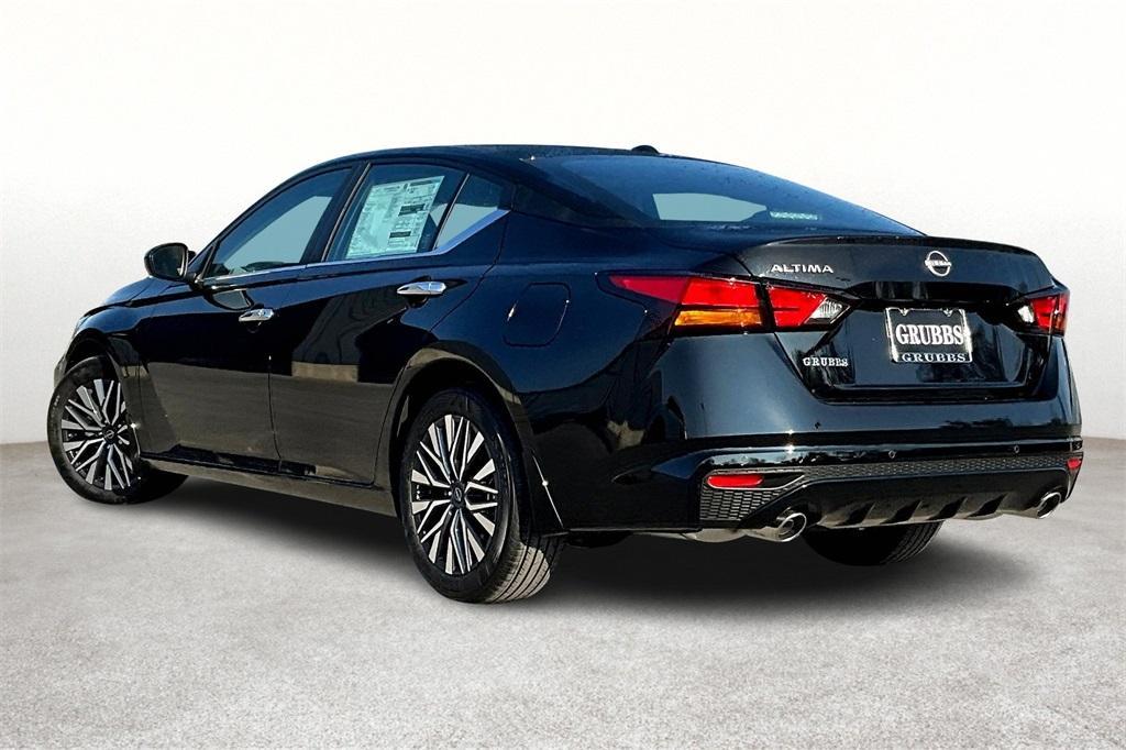 new 2025 Nissan Altima car, priced at $28,895