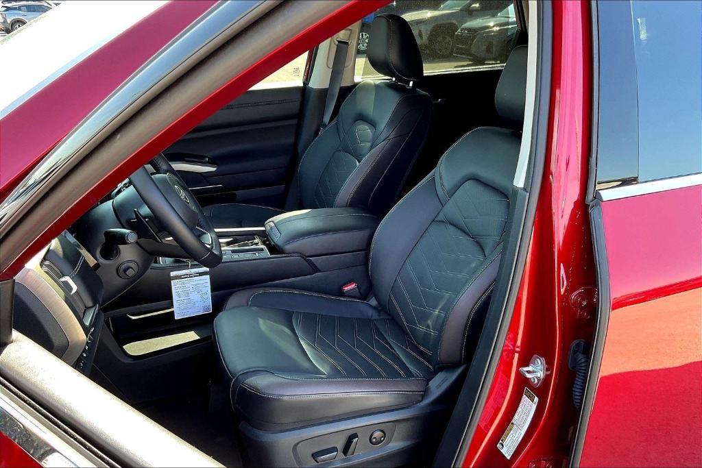 new 2025 Nissan Pathfinder car, priced at $52,030