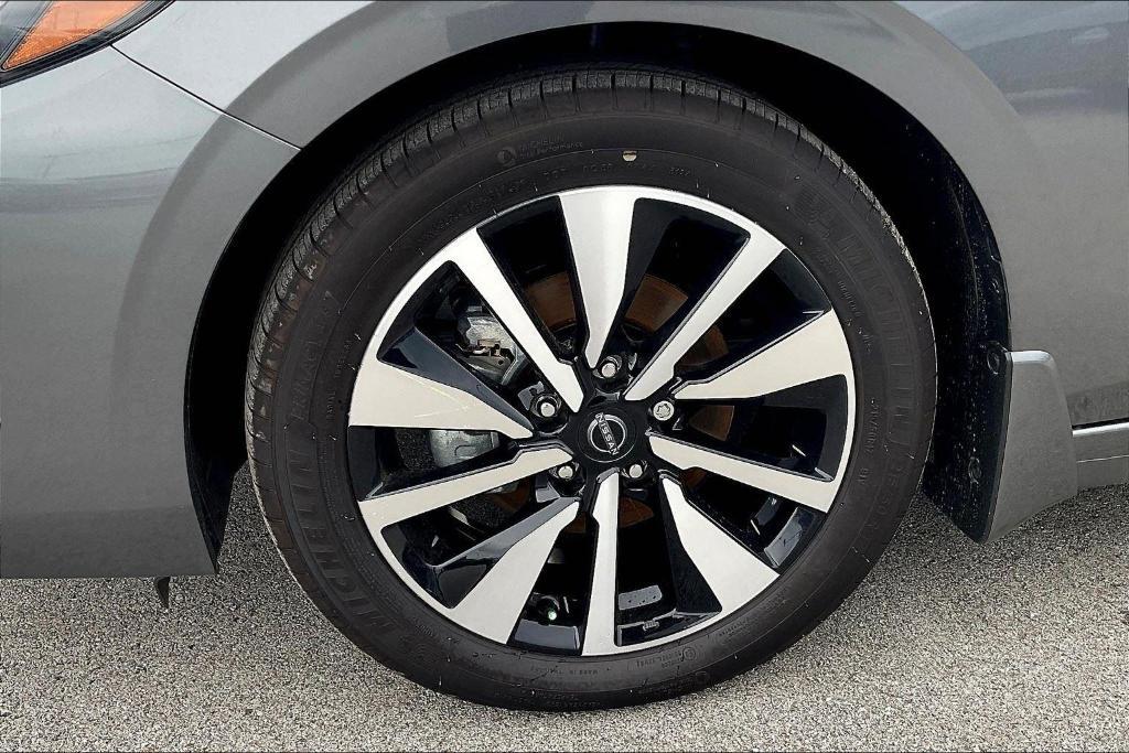 new 2025 Nissan Sentra car, priced at $24,678