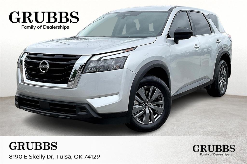 new 2025 Nissan Pathfinder car, priced at $40,450