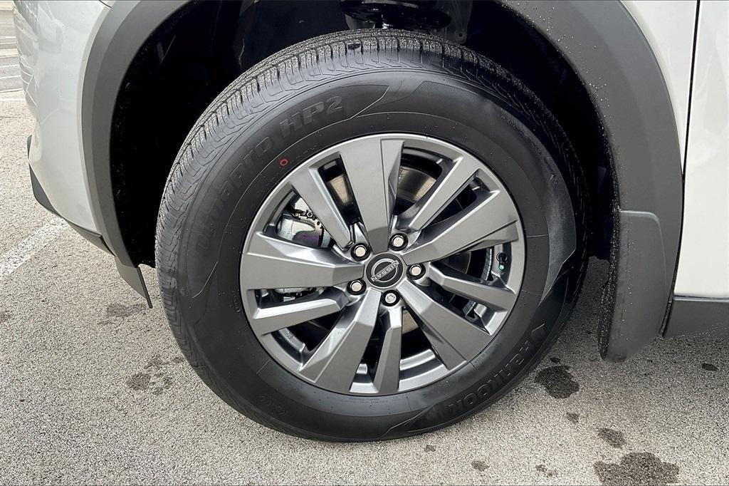 new 2025 Nissan Pathfinder car, priced at $40,450