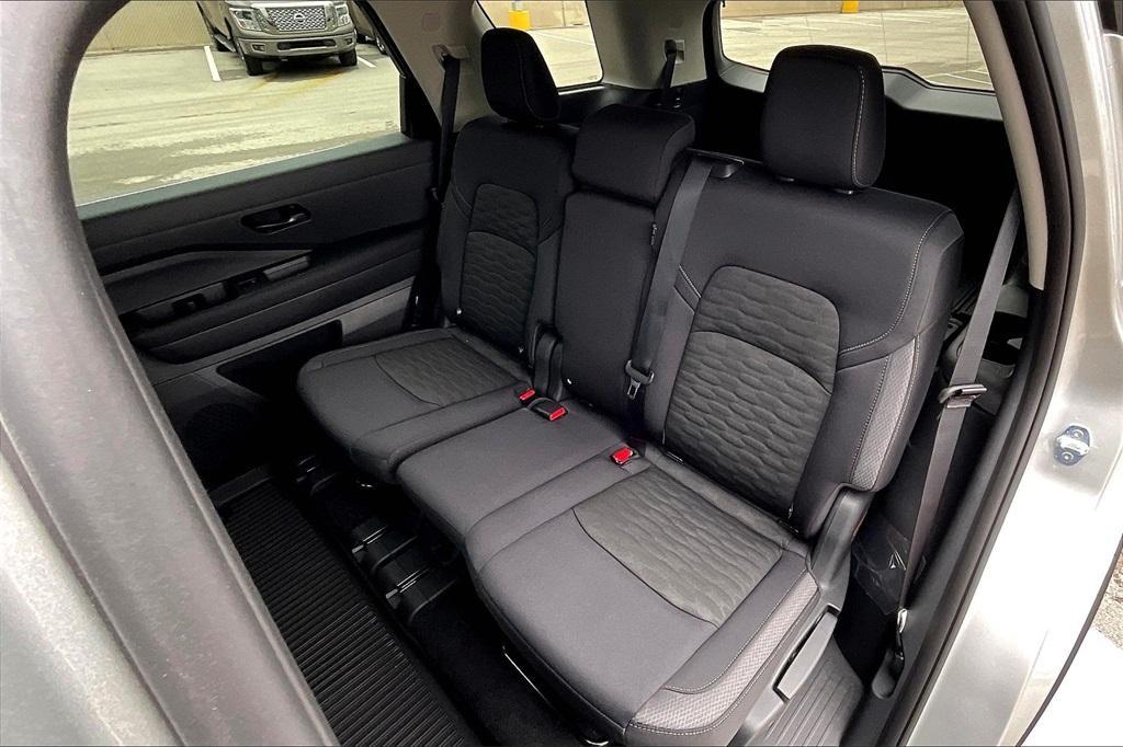 new 2025 Nissan Pathfinder car, priced at $40,450