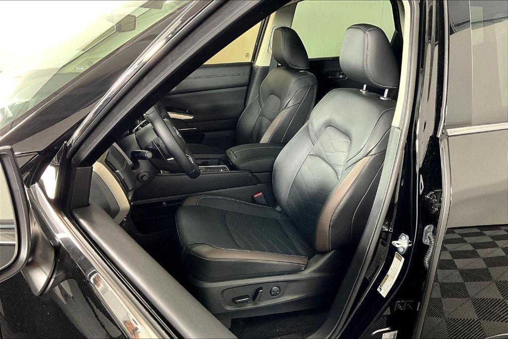 new 2025 Nissan Pathfinder car, priced at $40,616