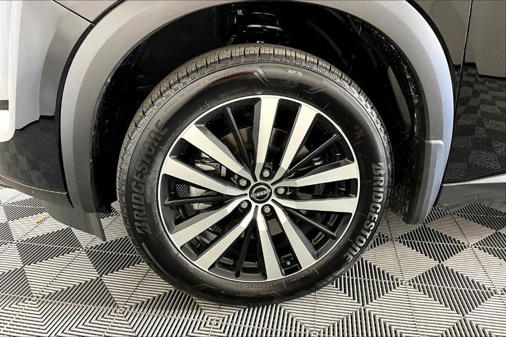 new 2025 Nissan Pathfinder car, priced at $40,616