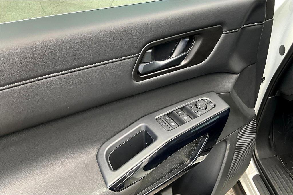 new 2025 Nissan Pathfinder car, priced at $40,450
