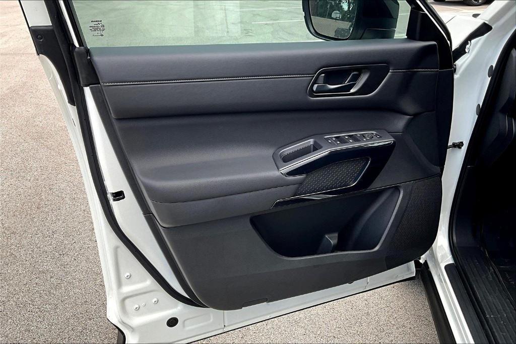 new 2025 Nissan Pathfinder car, priced at $40,450