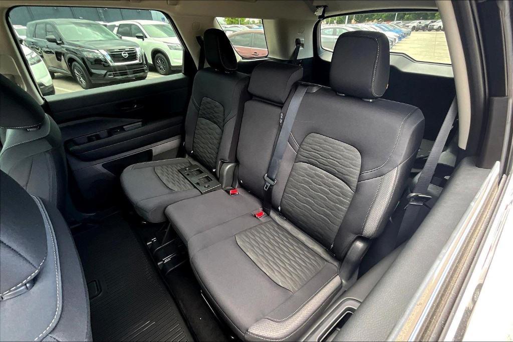 new 2025 Nissan Pathfinder car, priced at $40,450