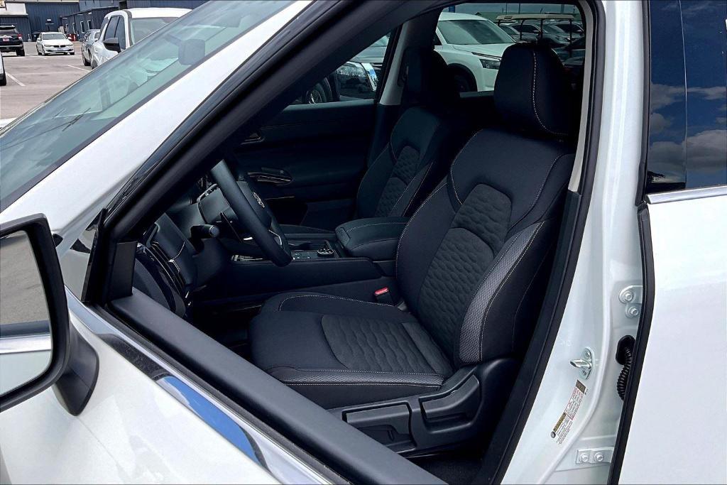 new 2025 Nissan Pathfinder car, priced at $40,450