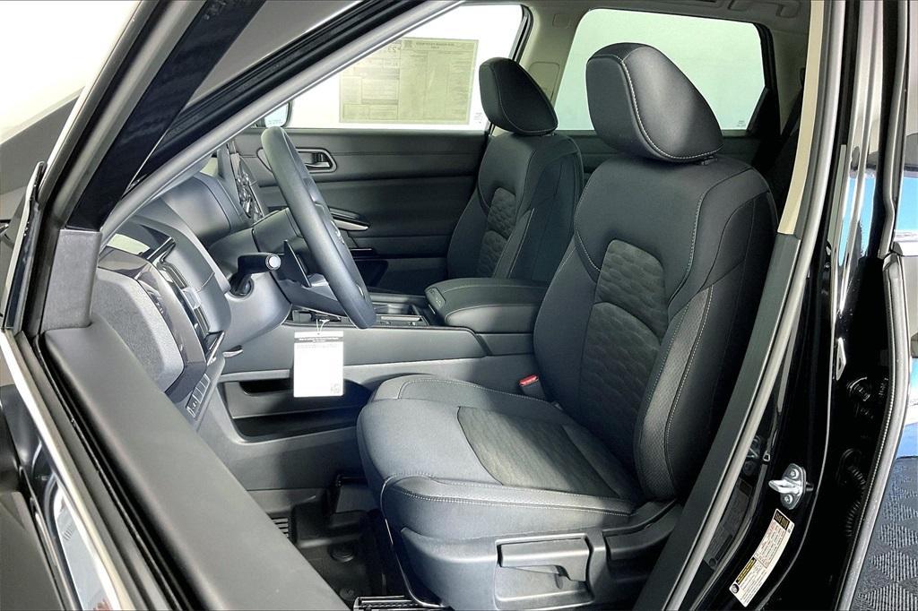 new 2025 Nissan Pathfinder car