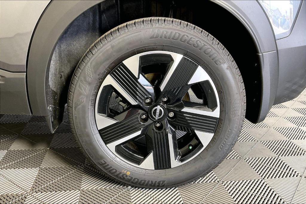 new 2025 Nissan Kicks car, priced at $25,425