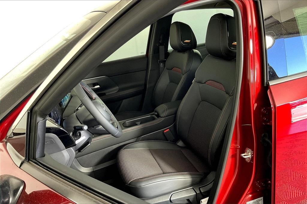 new 2025 Nissan Kicks car, priced at $31,995