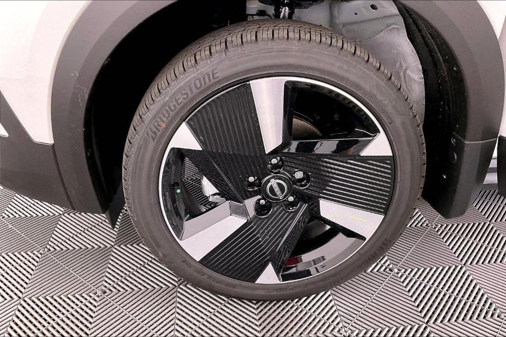 new 2025 Nissan Kicks car, priced at $26,891