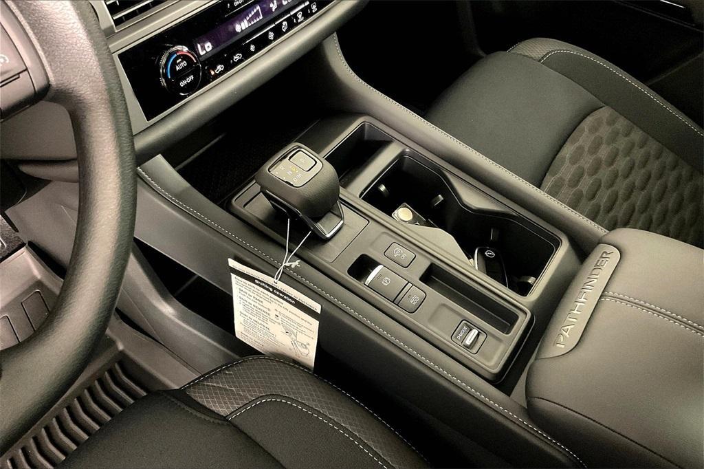 new 2025 Nissan Pathfinder car, priced at $40,450