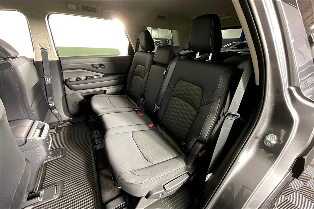 new 2025 Nissan Pathfinder car, priced at $40,450