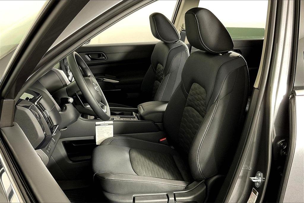new 2025 Nissan Pathfinder car, priced at $40,450