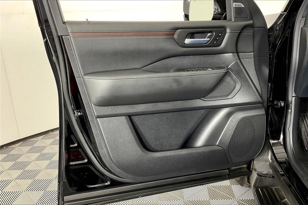 new 2025 Nissan Armada car, priced at $60,190